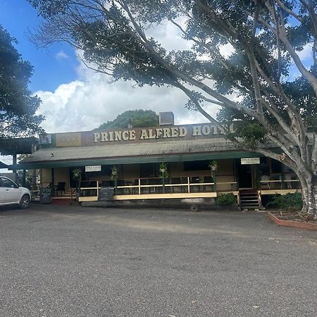 Gundy Pub & Caravan Park Gundiah エクステリア 写真