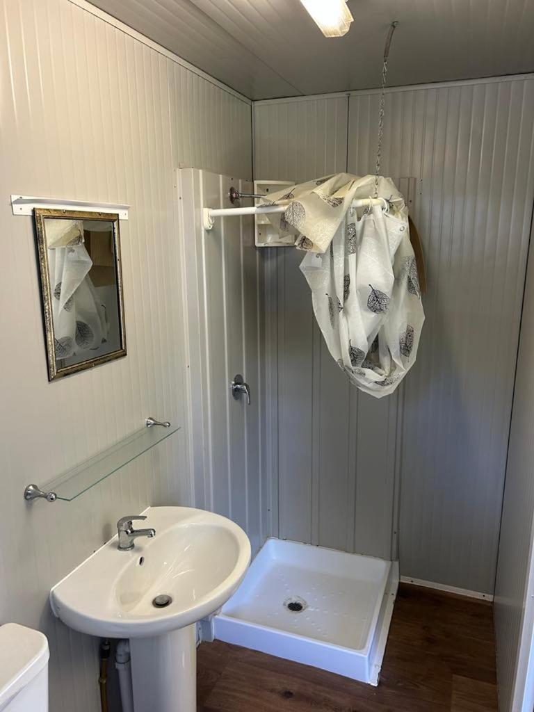 Gundy Pub & Caravan Park Gundiah エクステリア 写真